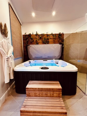 Studio Suite | Bathroom