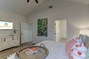 3 makuuhuonetta, silitysrauta/-lauta, Wi-Fi, vuodevaatteet