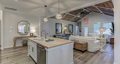 3BD Escape for 8 with Fire Pit & Patio, Near Lake LBJ