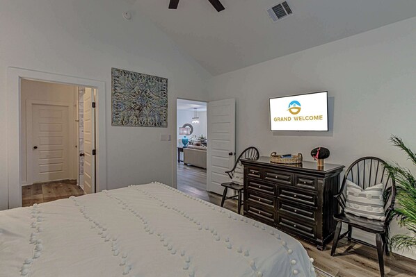 3 bedrooms, iron/ironing board, WiFi, bed sheets