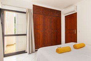 2 bedrooms, cots/infant beds, bed sheets - Apartament Vilamoura Ruby (Loulé)