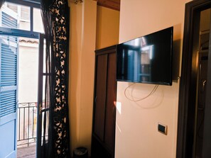 Standard Single Room, Balcony | In-room safe, iron/ironing board, free WiFi, bed sheets