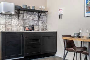 Dining - Swan Studio Basement in Downtown (Reykjavík)