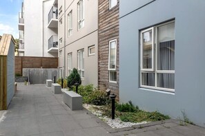 Property grounds - Swan Studio Basement in Downtown (Reykjavík)