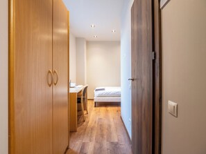 Desk, free WiFi - RVR Smart Apartment with Self-check-in (Riga)