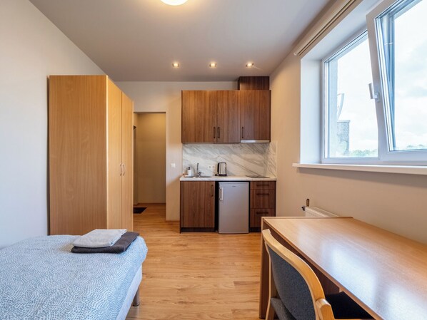 Standard Room, City View | Desk, free WiFi