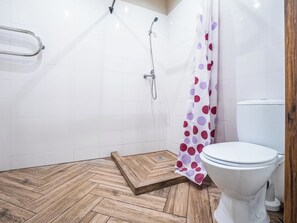 Shower, toilet paper - RVR Smart Apartment with Self-check-in (Riga)