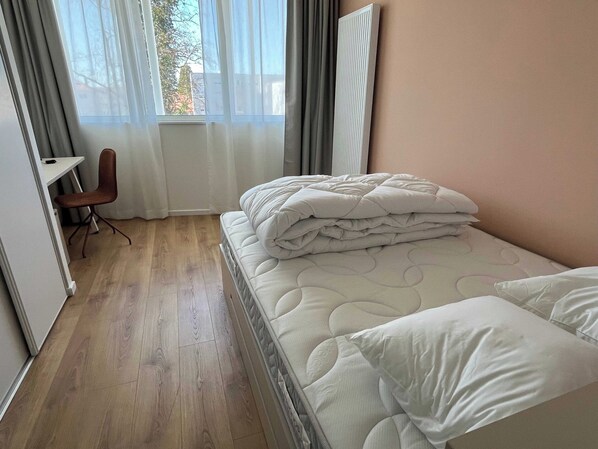 1 bedroom, laptop workspace, iron/ironing board, bed sheets - Comfort Studio in a Premium Residence- Sport/cinema (Huningue)
