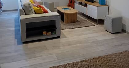Appartement neuf, plain pied dans une demeure gersoise avec vue sur les coteaux