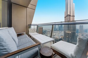 Apartment, 3 Bedrooms, Accessible, Smoking | Balcony - Luxurious 3-bedroom Apartment in Downtown Dubai (Dubai)