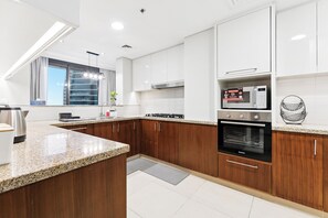 Apartment, 3 Bedrooms, Accessible, Smoking | Interior - Luxurious 3-bedroom Apartment in Downtown Dubai (Dubai)