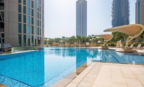 Apartment, 3 Bedrooms, Accessible, Smoking | Pool - Luxurious 3-bedroom Apartment in Downtown Dubai (Dubai)