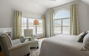 4 chambres, fer et planche à repasser, accès au Wi-Fi (inclus)