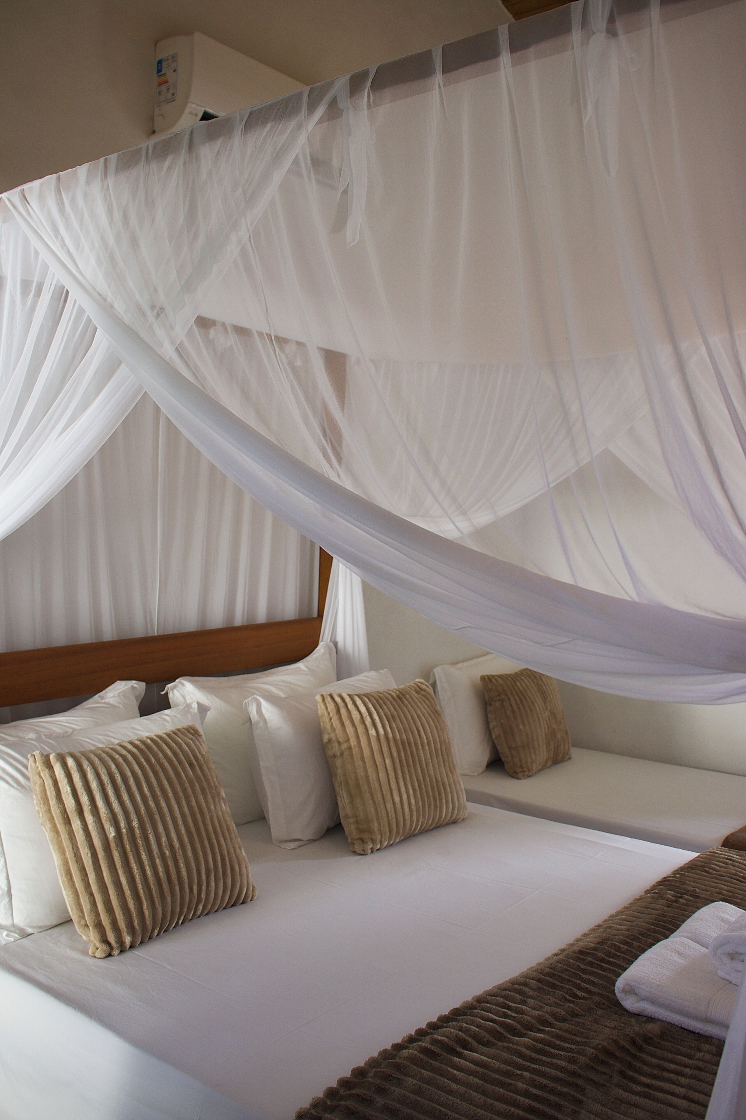 Deluxe House, Pets Allowed, Pool View | Free WiFi, bed sheets