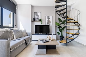 Căn hộ, ban công, quang cảnh thành phố (K4R Loft) | Màn/rèm cản sáng, phòng cách âm, bàn ủi/dụng cụ ủi quần áo 