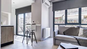 Family Loft K4R with a Balcony | Blackout curtains, soundproofing, iron/ironing board, free WiFi