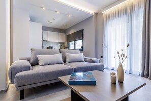 Blackout curtains, soundproofing, iron/ironing board, free WiFi - The Kokoon Volos Comfort Living (Volos)