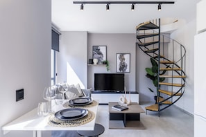 Family Loft K4R with a Balcony | Blackout curtains, soundproofing, iron/ironing board, free WiFi - The Kokoon Volos Comfort Living (Volos)