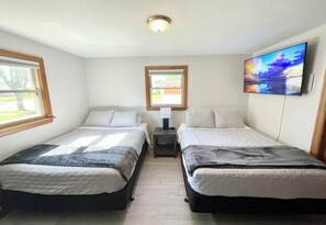 4 bedrooms, desk, iron/ironing board, free WiFi