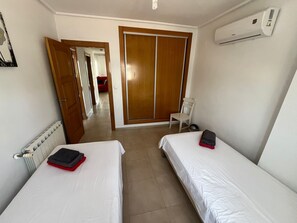 2 bedrooms, WiFi, bed sheets