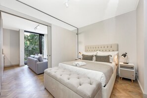 1 bedroom, in-room safe, iron/ironing board, WiFi - Where Business Meets Pleasure, Luxe Retreat (Johannesburg)