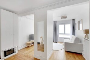TV - Appartement neuf près Montparnasse – Paris 15 (Paris)