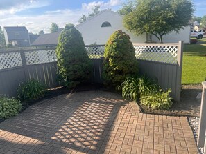 المنطقة المحيطة بالمنشأة