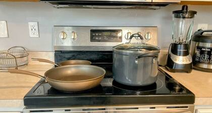 Warm haven 3-bedroom house in Reynoldsburg with AC, WiFi. Minutes from downtown.