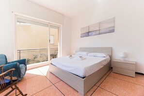 Deluxe-lejlighed - 2 soveværelser - terrasse - byudsigt | Arbejdsområde til bærbare computere, strygejern/strygebræt, gratis Wi-Fi