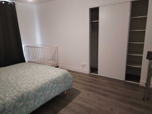 2 bedrooms, WiFi, bed sheets