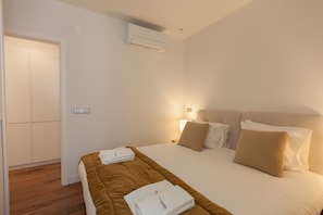 1 habitación, tabla de planchar con plancha, wifi gratis y ropa de cama 