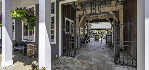 Across from Holiday Valley, A/C, Sleeps 6