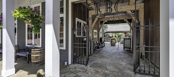 Across from Holiday Valley, A/C, Sleeps 6