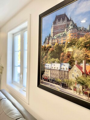 Interior - The Royal Suite | Hot Tub | Free EV Charger (Boischatel)