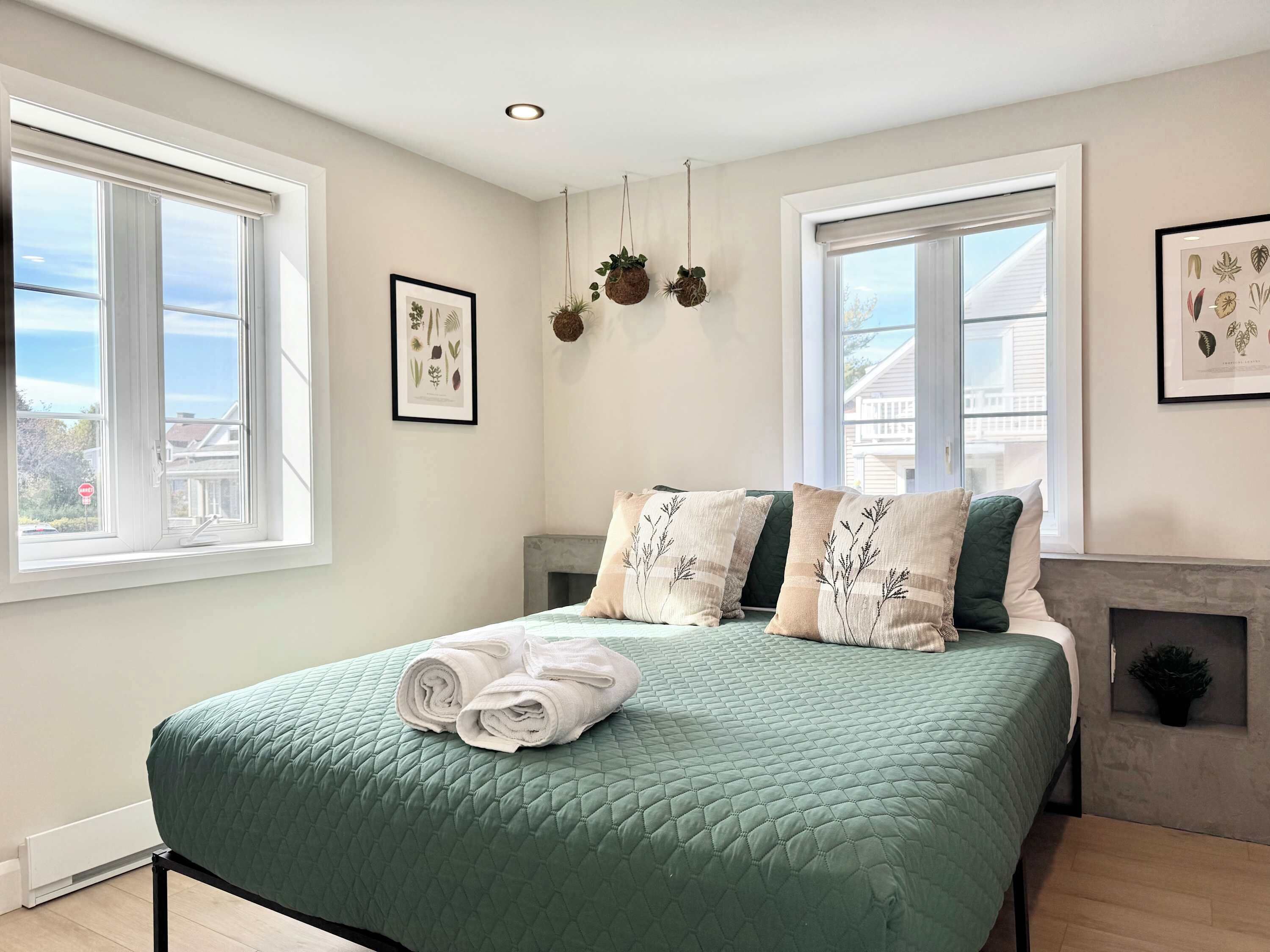 2 bedrooms, iron/ironing board, travel cot, WiFi