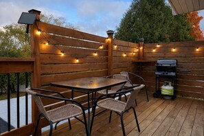 Outdoor dining - 2 minutes from the falls | Private terrace | Sleeps 6 (Boischatel)