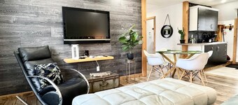 Le Wolfe\ 2 Bedrooms\ 2 min Falls \ Free Parking
