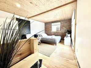 1 soverom, strykejern/-brett, reiseseng for barn og wi-fi