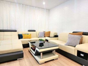 Televisie, videospelletjes en een kantoor