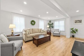 Unclassified image, 2 of 38, button