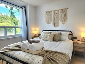 2 habitaciones, tabla de planchar con plancha, cuna de viaje y wifi 