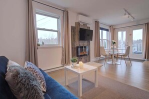 TV, fireplace, offices