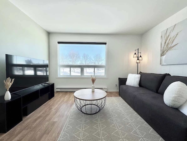 TV, offices - Le Ranch – with EV Charger (Level 2) (Québec)