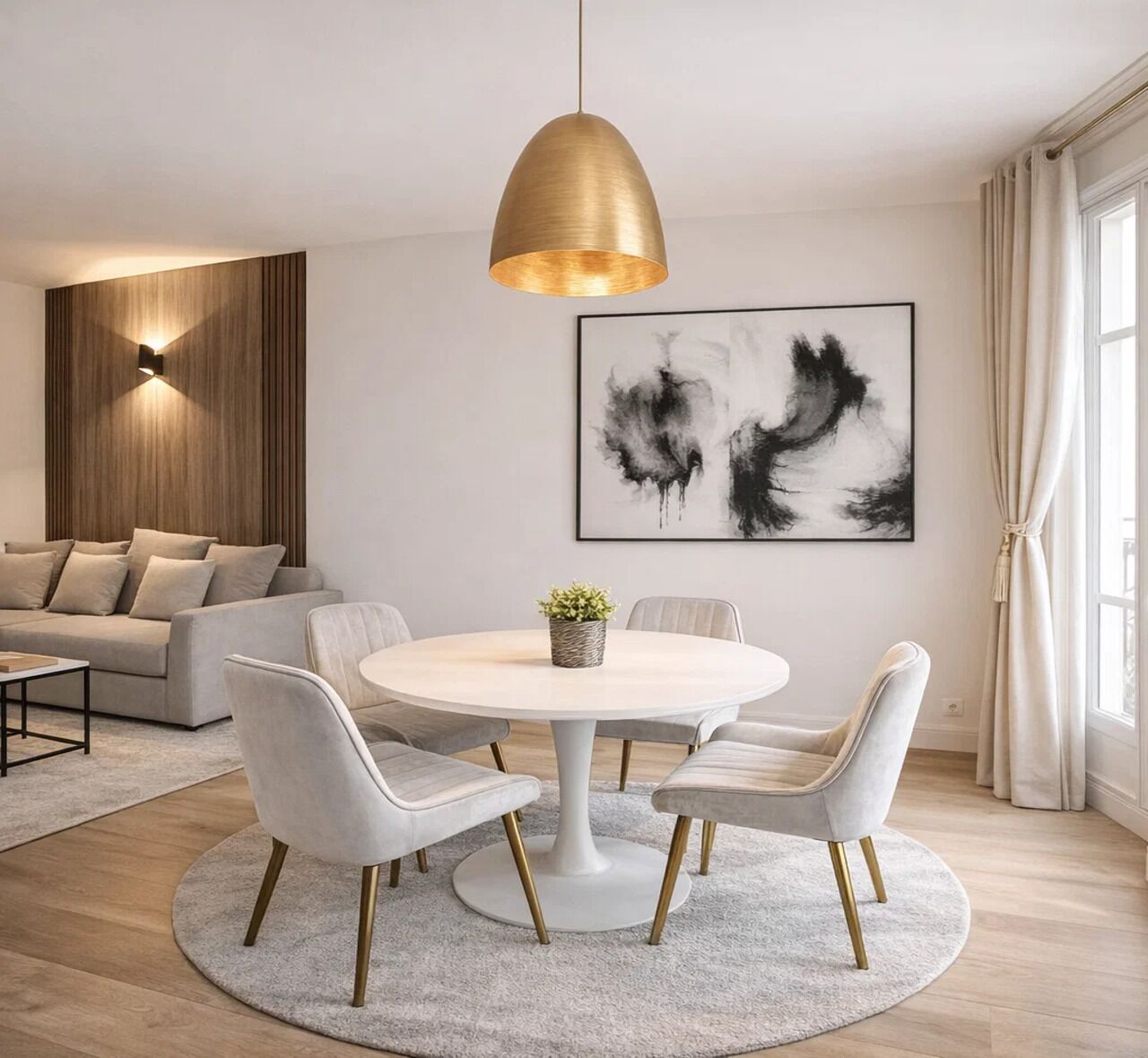 Appartement Supérieur, vue ville | Coin séjour | TV connectée de 80 cm avec chaînes numériques