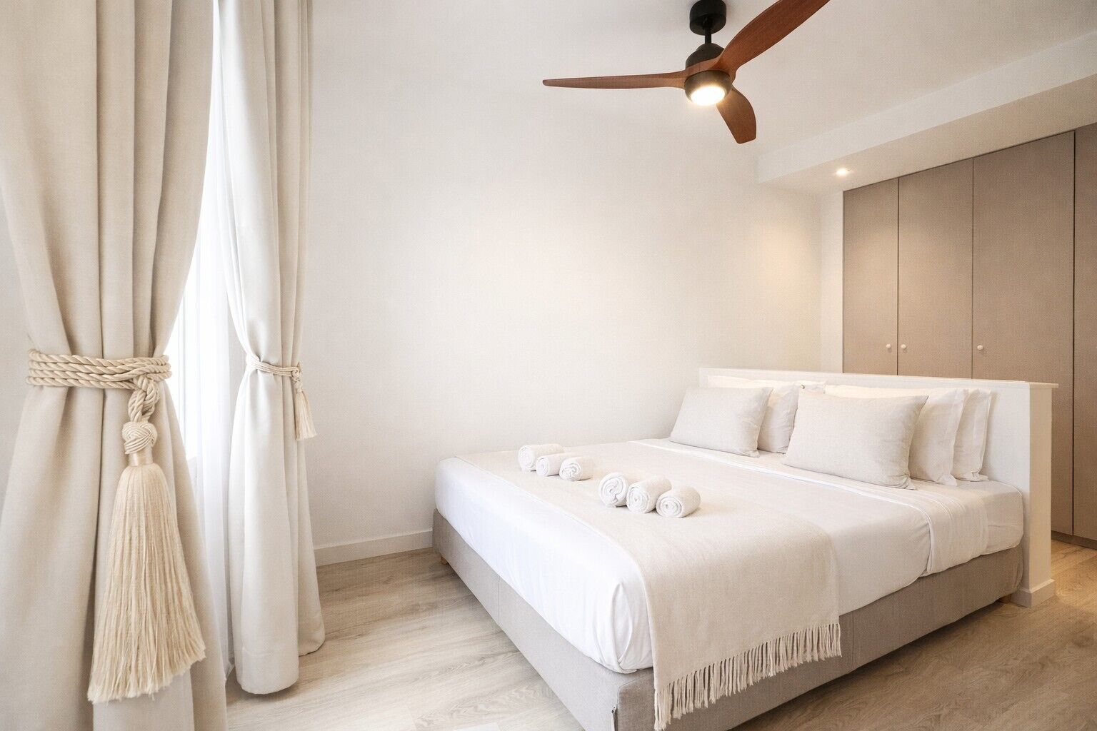 Superior Apartment, City View | Iron/ironing board, travel crib, free WiFi, bed sheets