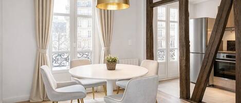 Superior Apartment, City View | Living area