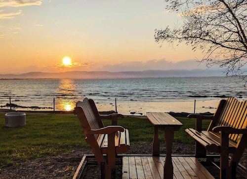 Chalet #2 Bord de l'eau | Spa | Foyer | Wifi | AC