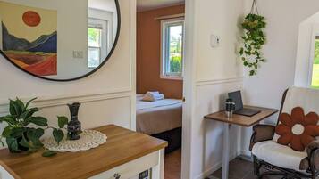 2 bedrooms, travel cot, WiFi, bed sheets