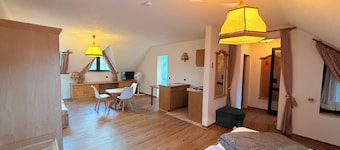 In & Out boarding house comfort for four rooms