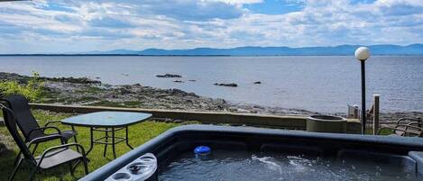 Bain à remous extérieur